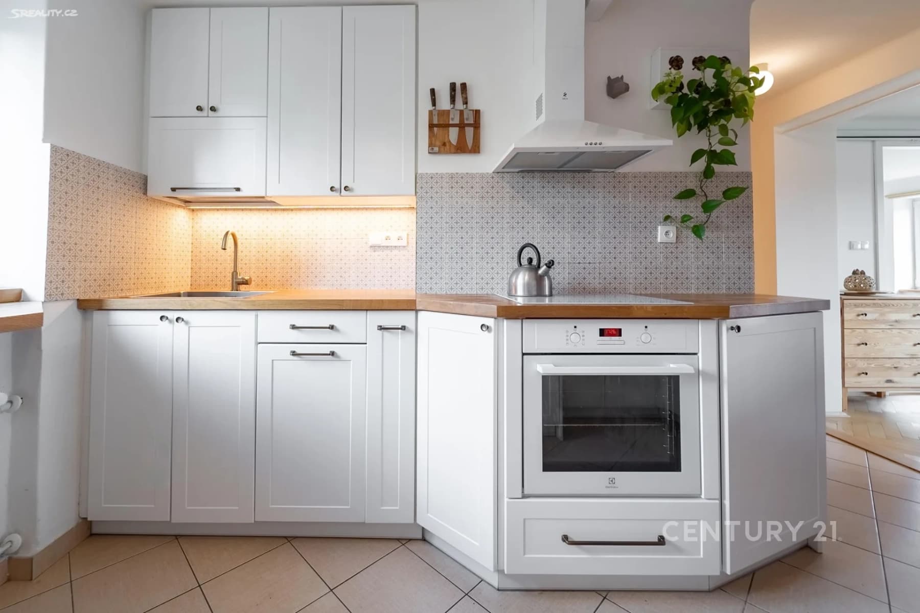 Prenájom bytu 3-izbový 108 m², Poděbradská, Praha, Praha Prenájom bytu 3-izbový 108 m², Poděbradská, Praha, Praha
