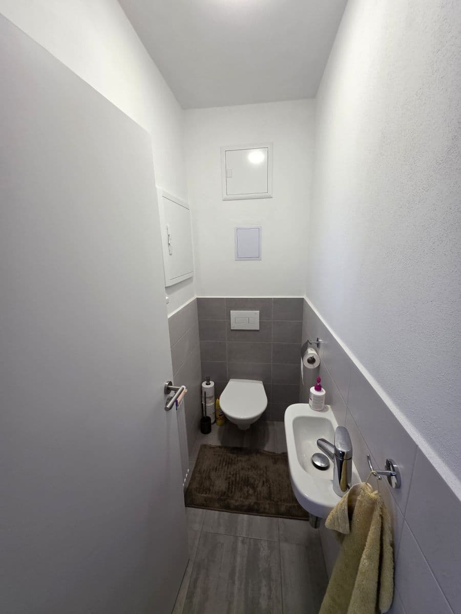 Prenájom bytu 3-izbový 65 m², Jana Žižky, Dačice, Jihočeský kraj Prenájom bytu 3-izbový 65 m², Jana Žižky, Dačice, Jihočeský kraj