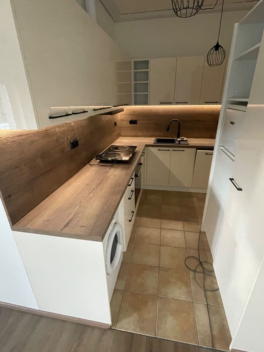Prenájom bytu 1-izbový 34 m², Kutnohorská, Praha, Praha Prenájom bytu 1-izbový 34 m², Kutnohorská, Praha, Praha