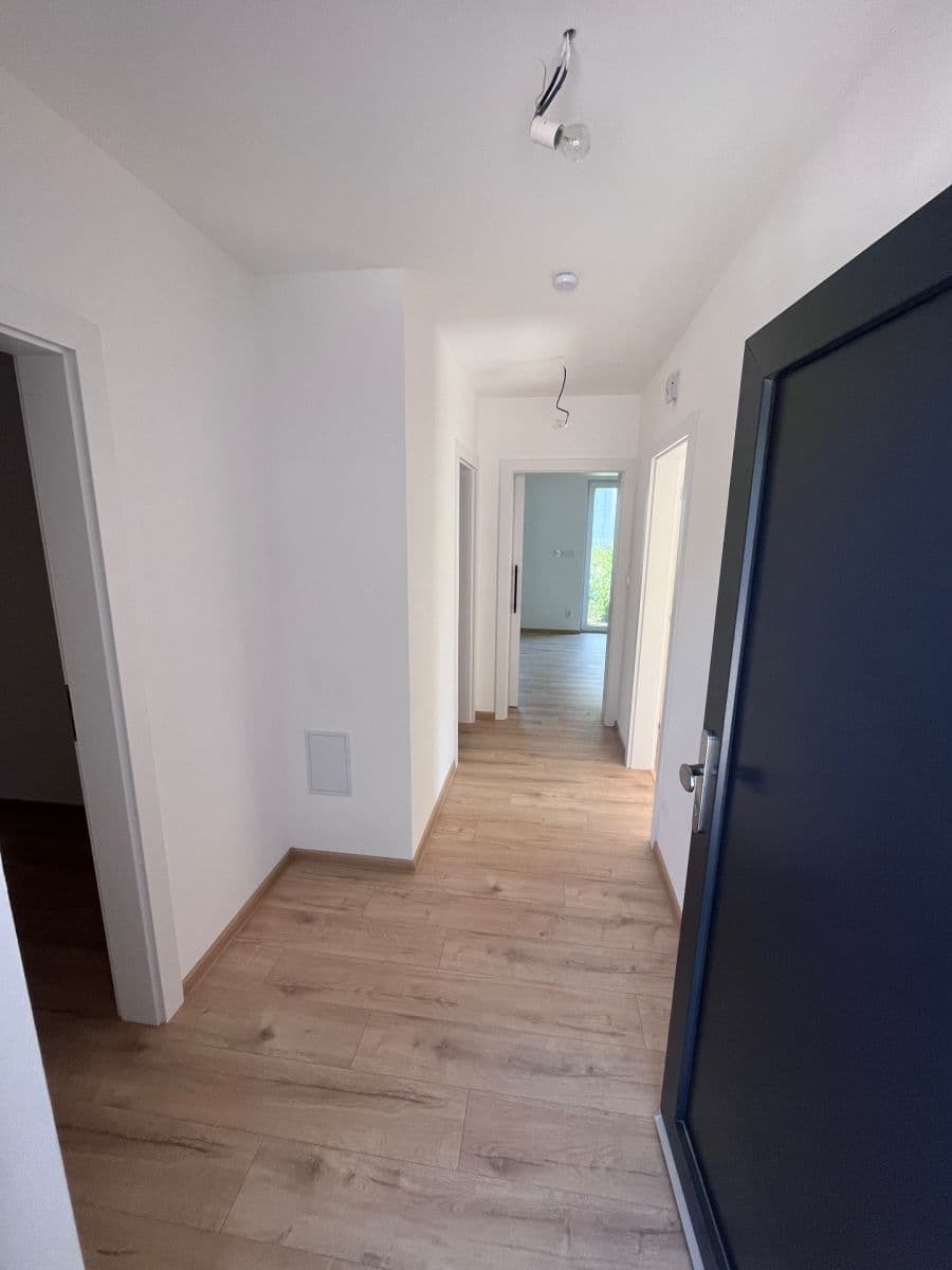Prenájom bytu 2-izbový 55 m², Veverské Knínice, Jihomoravský kraj Prenájom bytu 2-izbový 55 m², Veverské Knínice, Jihomoravský kraj