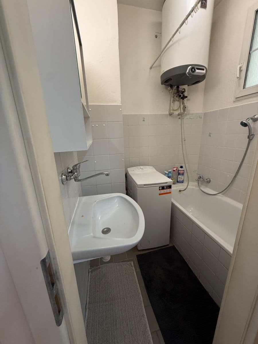Prenájom bytu 2-izbový 49 m², Sarajevská, Praha, Praha Prenájom bytu 2-izbový 49 m², Sarajevská, Praha, Praha