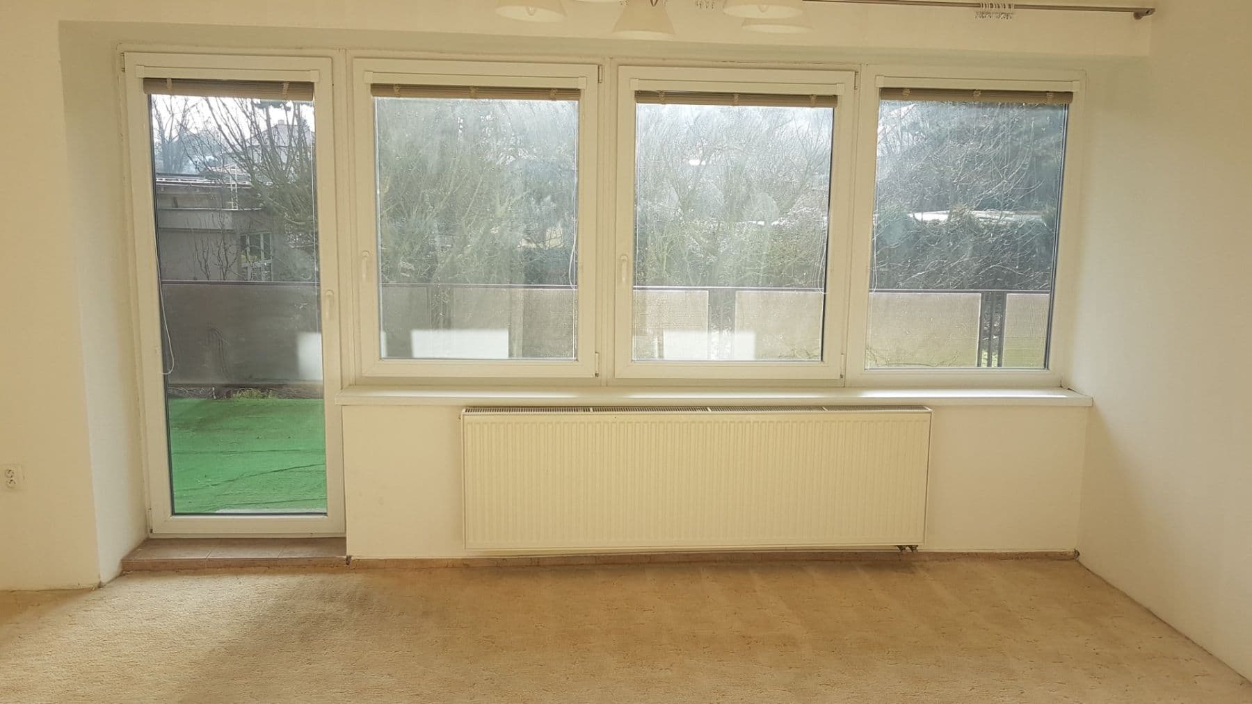 Prenájom bytu 4-izbový 96 m², Pod Cihelným vrchem, Sedlčany, Středočeský kraj Prenájom bytu 4-izbový 96 m², Pod Cihelným vrchem, Sedlčany, Středočeský kraj