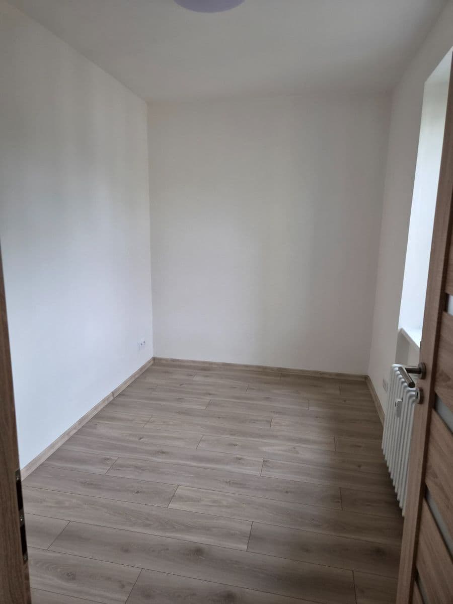 Prenájom bytu 3-izbový 53 m², U Cihelny, Jihlava, Kraj Vysočina Prenájom bytu 3-izbový 53 m², U Cihelny, Jihlava, Kraj Vysočina