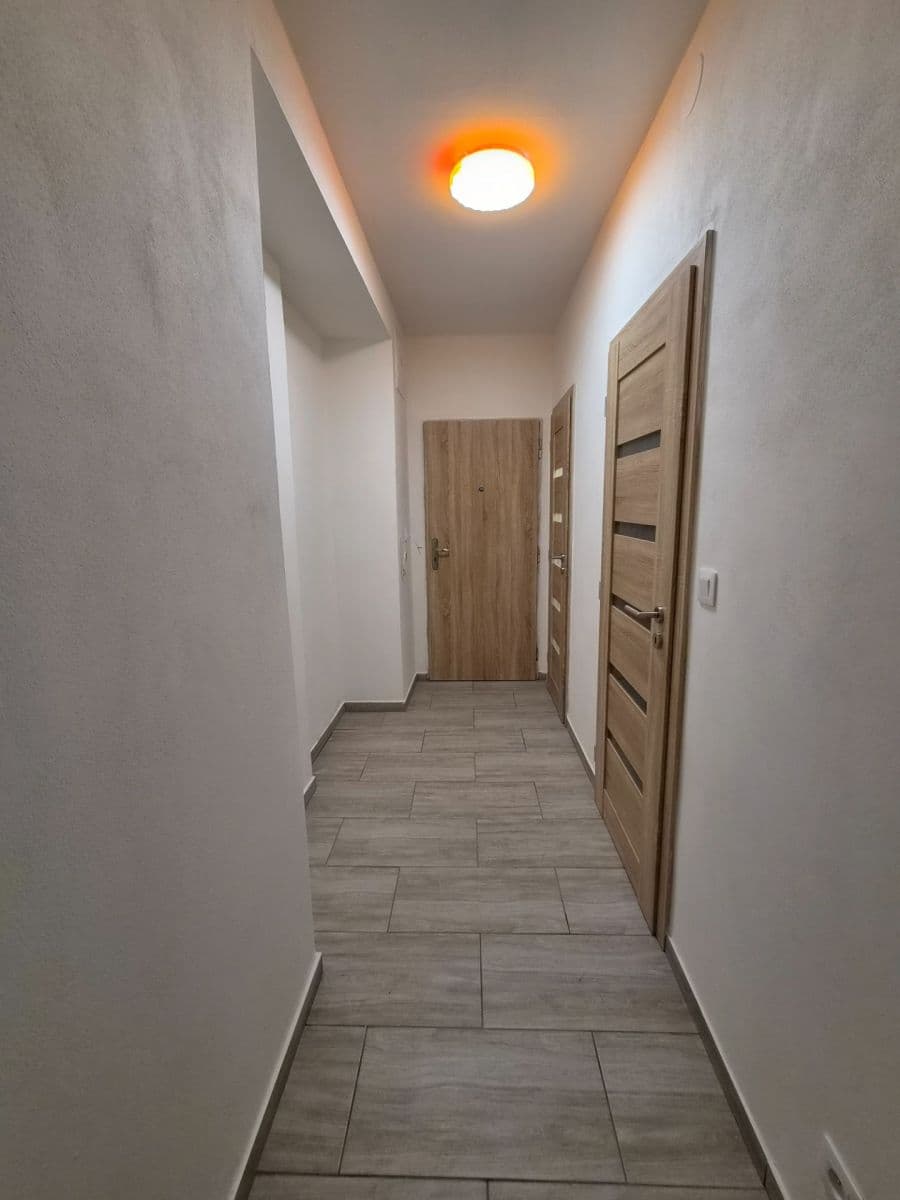 Prenájom bytu 3-izbový 53 m², U Cihelny, Jihlava, Kraj Vysočina Prenájom bytu 3-izbový 53 m², U Cihelny, Jihlava, Kraj Vysočina