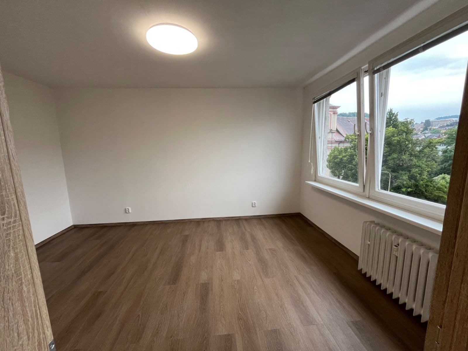 Prenájom bytu 2-izbový 35 m², 28. října, Děčín, Ústecký kraj Prenájom bytu 2-izbový 35 m², 28. října, Děčín, Ústecký kraj