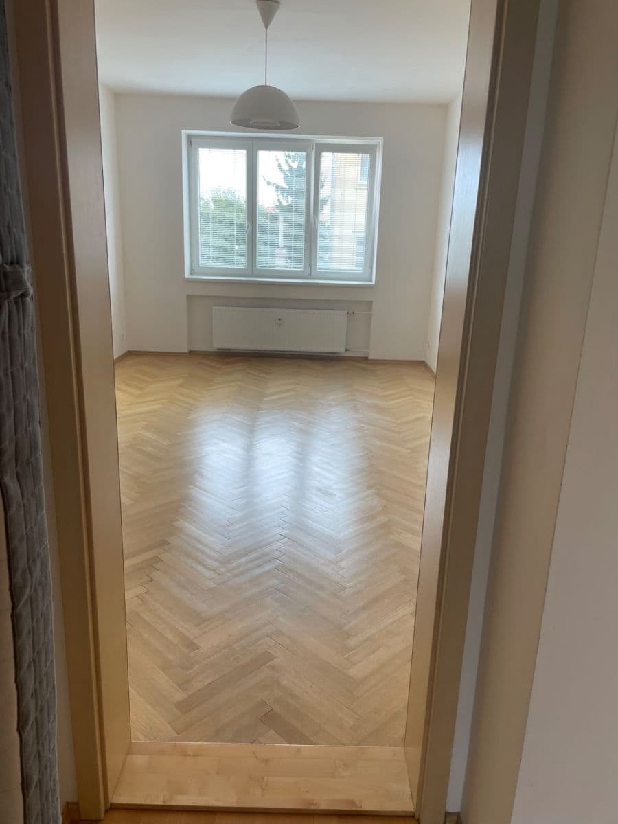 Prenájom bytu 2-izbový 85 m², Jiráskova, Brno, Jihomoravský kraj Prenájom bytu 2-izbový 85 m², Jiráskova, Brno, Jihomoravský kraj