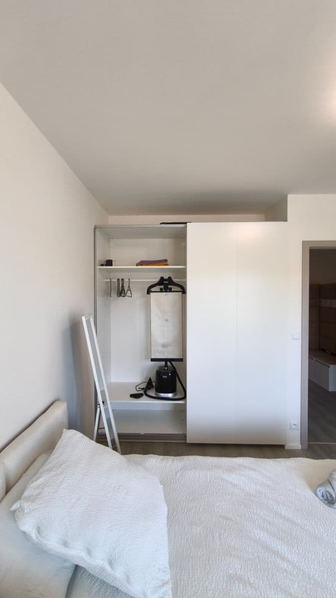Prenájom bytu 2-izbový 52 m², Poděbradská, Praha, Praha Prenájom bytu 2-izbový 52 m², Poděbradská, Praha, Praha