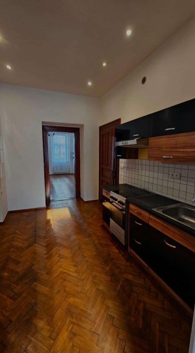 Prenájom bytu 2-izbový 75 m², Lidická, Praha, Praha Prenájom bytu 2-izbový 75 m², Lidická, Praha, Praha