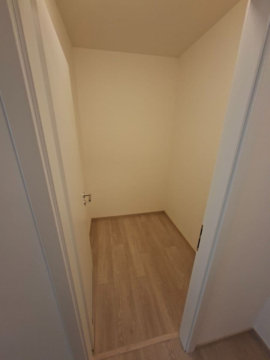 Prenájom bytu 2-izbový 51 m², Poděbradská, Praha, Praha Prenájom bytu 2-izbový 51 m², Poděbradská, Praha, Praha