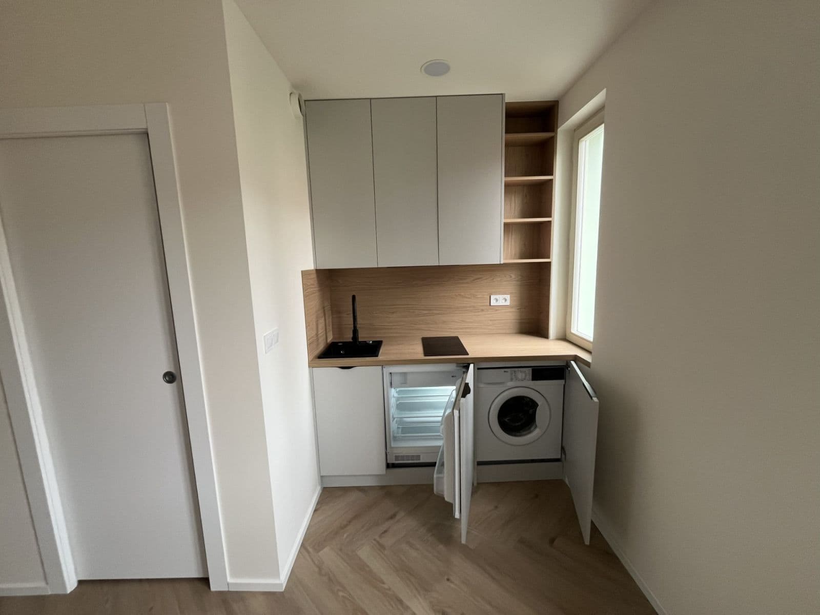 Prenájom bytu 1-izbový 18 m², Bořivojova, Praha, Praha Prenájom bytu 1-izbový 18 m², Bořivojova, Praha, Praha