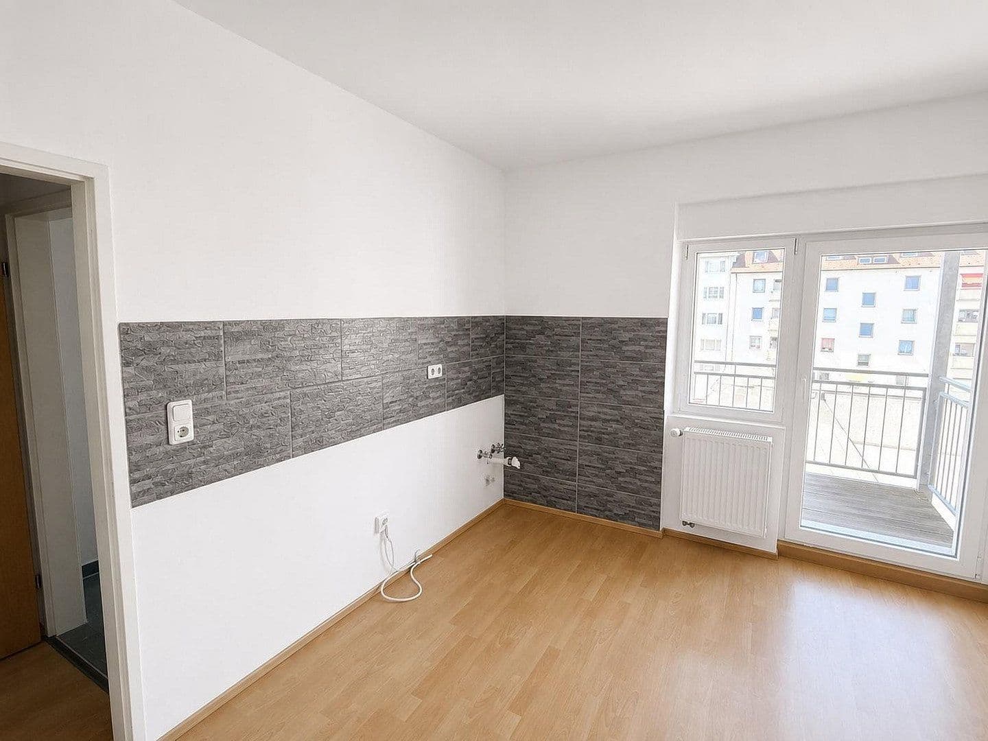 Prenájom bytu 4-izbový 140 m², Schweinfurt, Bavorsko Prenájom bytu 4-izbový 140 m², Schweinfurt, Bavorsko