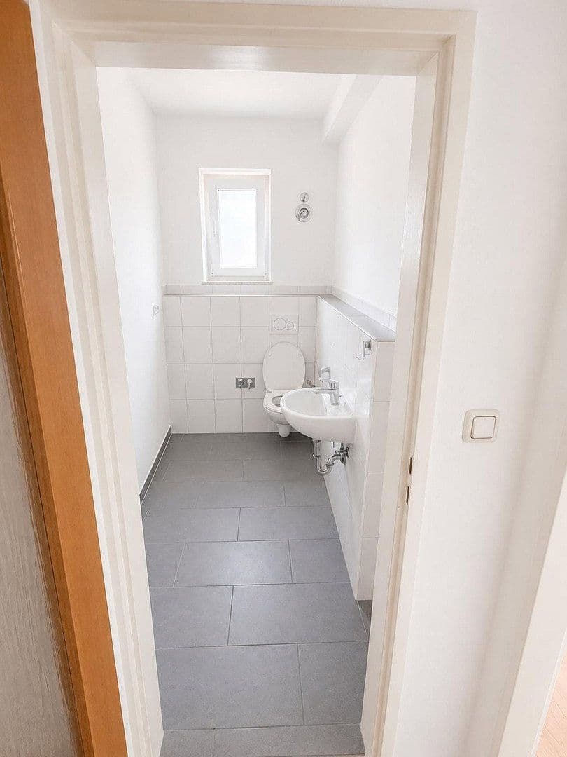 Prenájom bytu 4-izbový 140 m², Schweinfurt, Bavorsko Prenájom bytu 4-izbový 140 m², Schweinfurt, Bavorsko