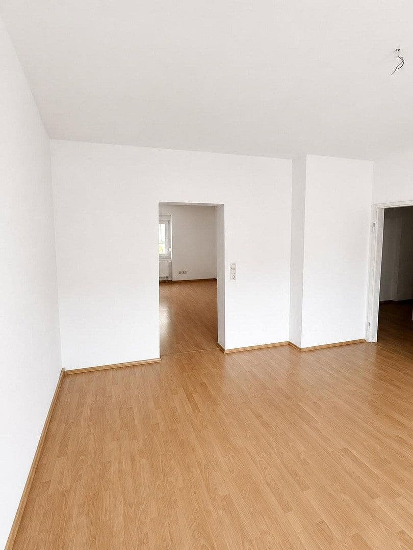 Prenájom bytu 4-izbový 140 m², Schweinfurt, Bavorsko Prenájom bytu 4-izbový 140 m², Schweinfurt, Bavorsko