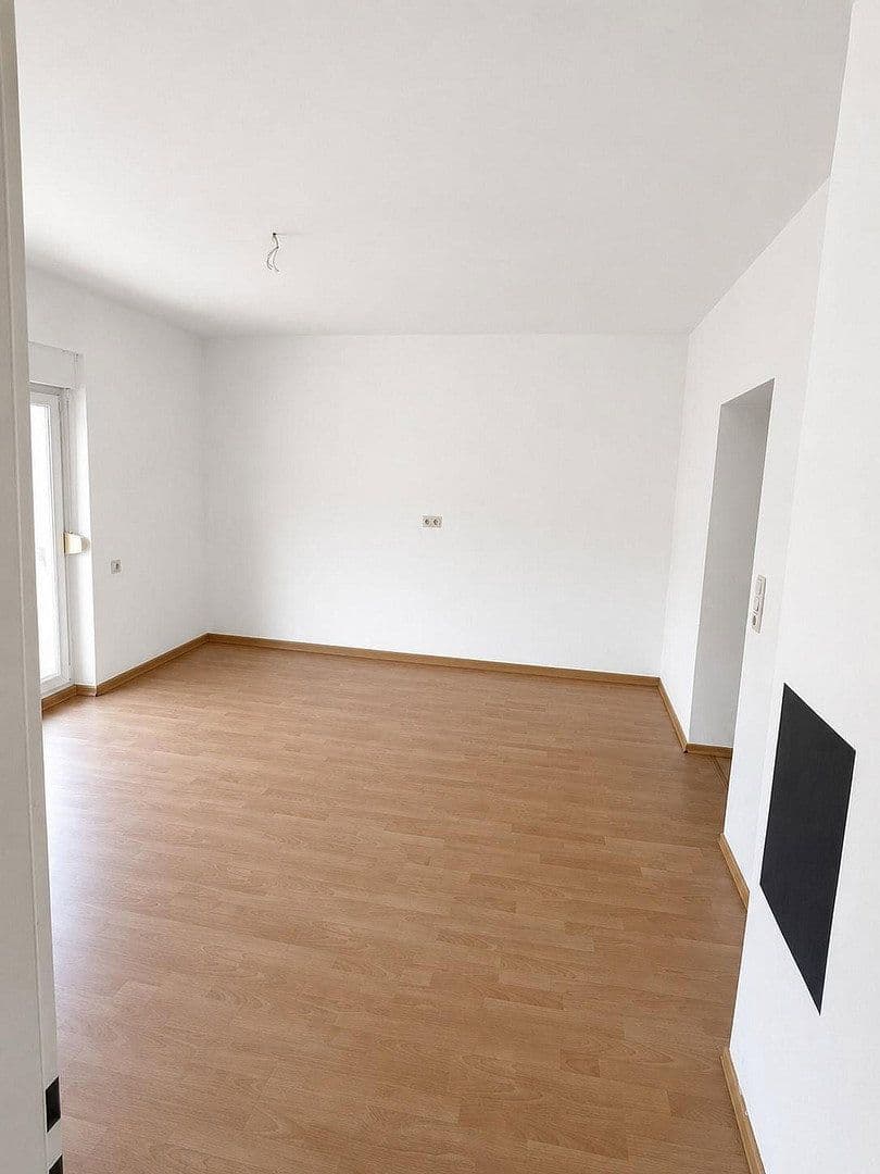 Prenájom bytu 4-izbový 140 m², Schweinfurt, Bavorsko Prenájom bytu 4-izbový 140 m², Schweinfurt, Bavorsko