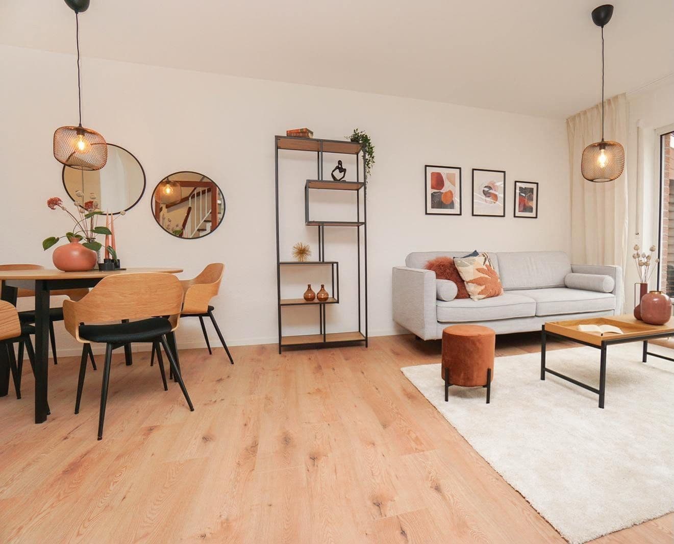 Predaj domu 183 m², pozemek 417 m², Freiberg am Neckar, Bádensko-Wurttembersko Predaj domu 183 m², pozemek 417 m², Freiberg am Neckar, Bádensko-Wurttembersko