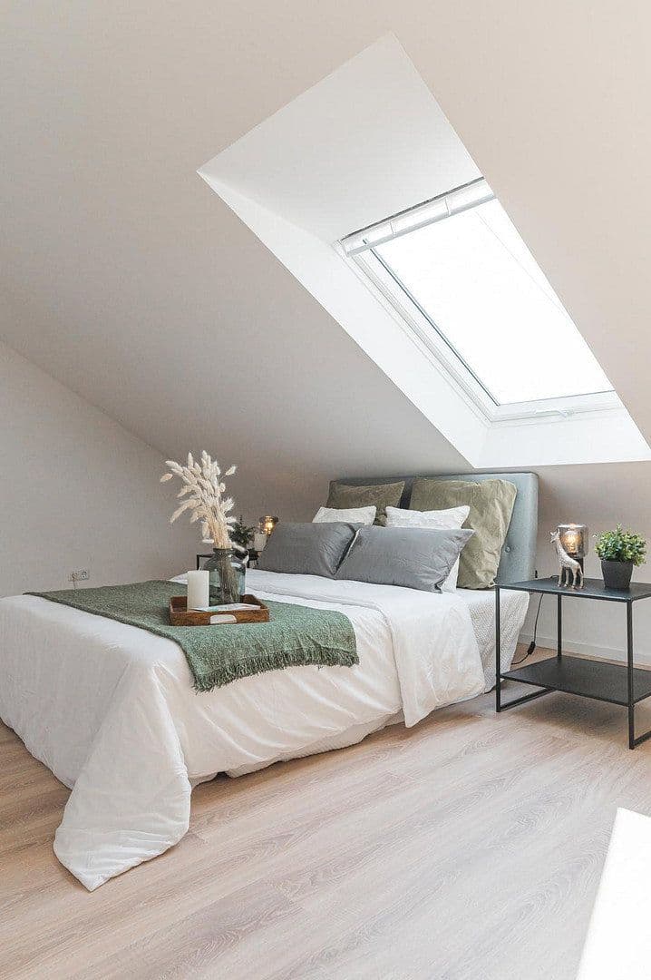 Predaj domu 183 m², pozemek 417 m², Freiberg am Neckar, Bádensko-Wurttembersko Predaj domu 183 m², pozemek 417 m², Freiberg am Neckar, Bádensko-Wurttembersko