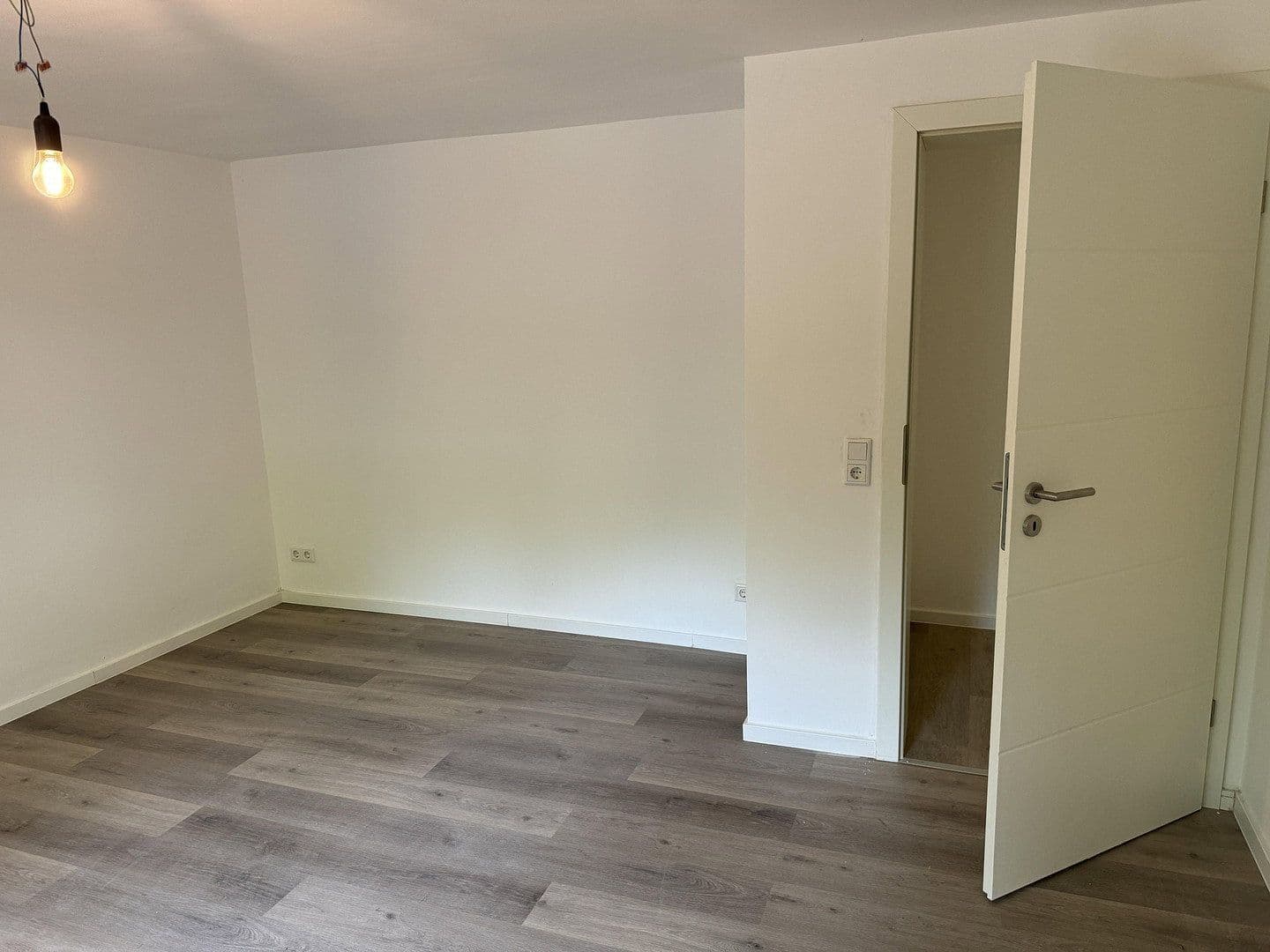 Predaj domu 313 m², pozemek 3.145 m², Nentershausen, Hesensko Predaj domu 313 m², pozemek 3.145 m², Nentershausen, Hesensko