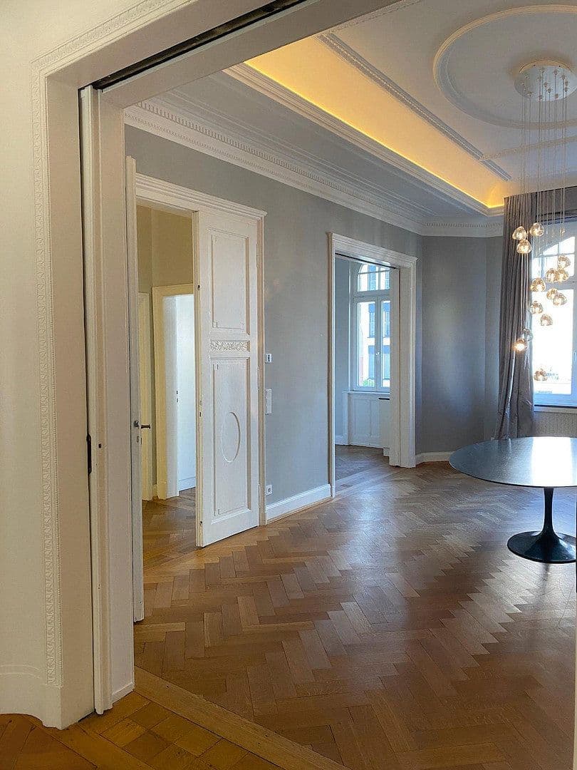 Predaj bytu 6-izbový 220 m², Frankfurt, Hesensko Predaj bytu 6-izbový 220 m², Frankfurt, Hesensko