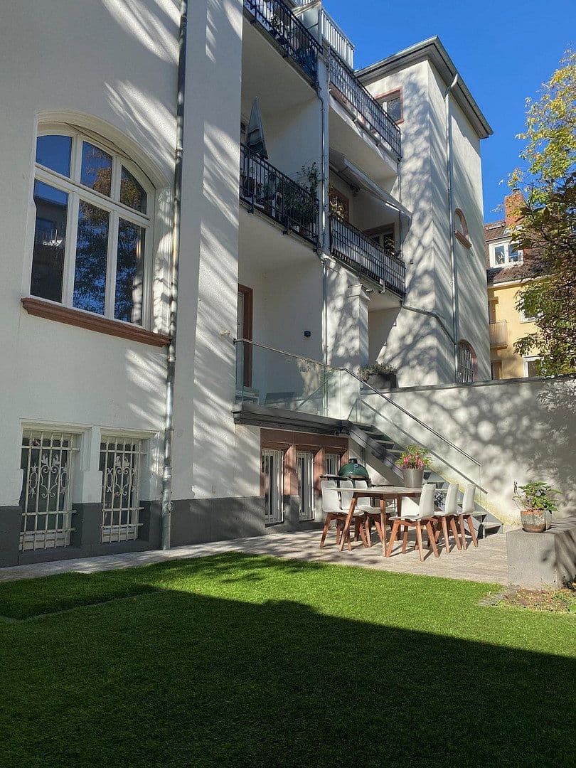 Predaj bytu 6-izbový 220 m², Frankfurt, Hesensko Predaj bytu 6-izbový 220 m², Frankfurt, Hesensko