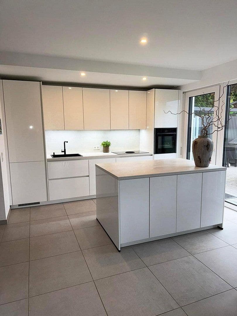 Prenájom domu 140 m², pozemek 600 m², Quellenweg 8, Neunkirchen-Seelscheid, Severné Porýnie - Westfálsko Prenájom domu 140 m², pozemek 600 m², Quellenweg 8, Neunkirchen-Seelscheid, Severné Porýnie - Westfálsko