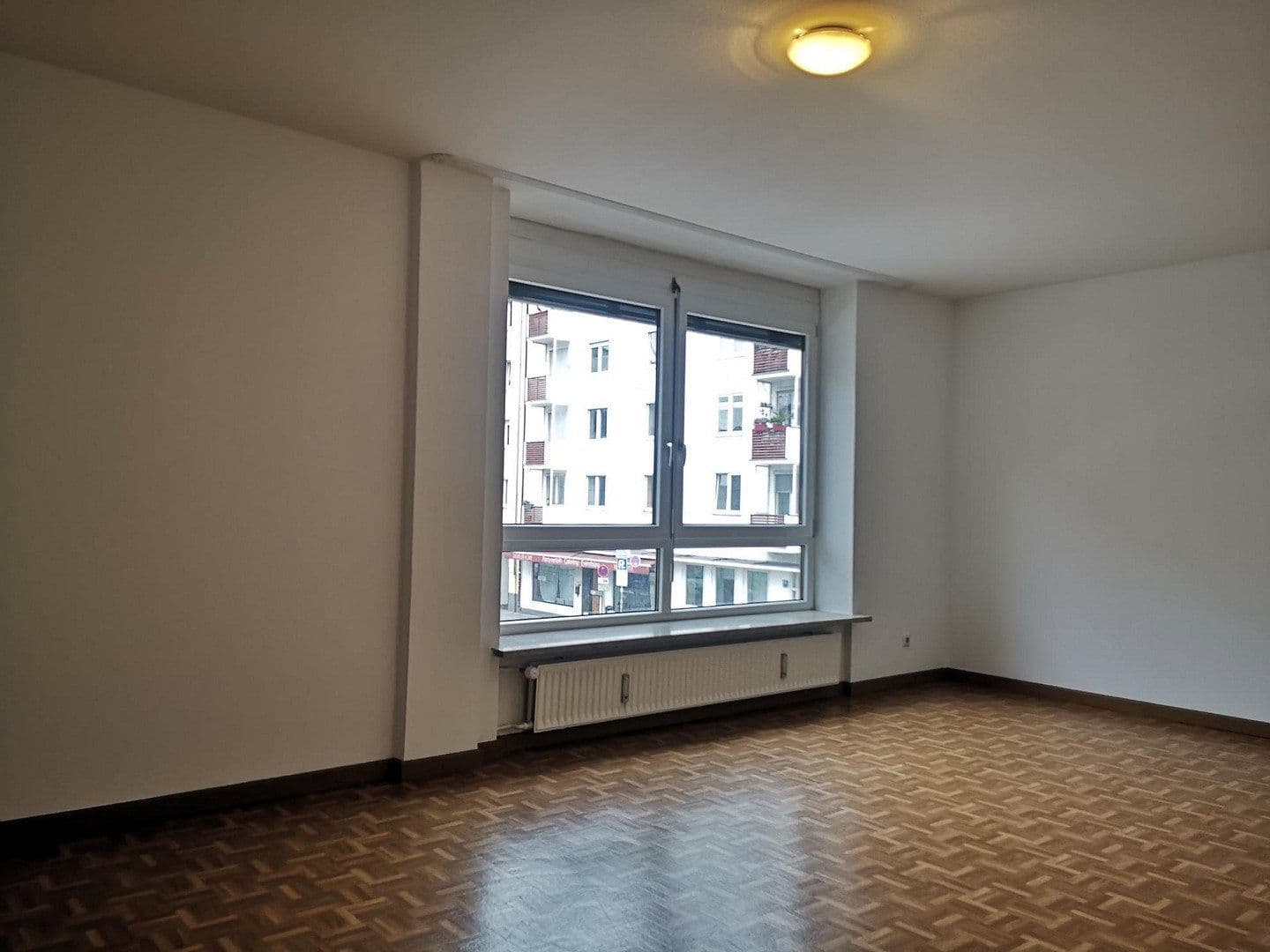 Prenájom bytu 1-izbový 37 m², Luisenstraße 60, München, Bavorsko Prenájom bytu 1-izbový 37 m², Luisenstraße 60, München, Bavorsko