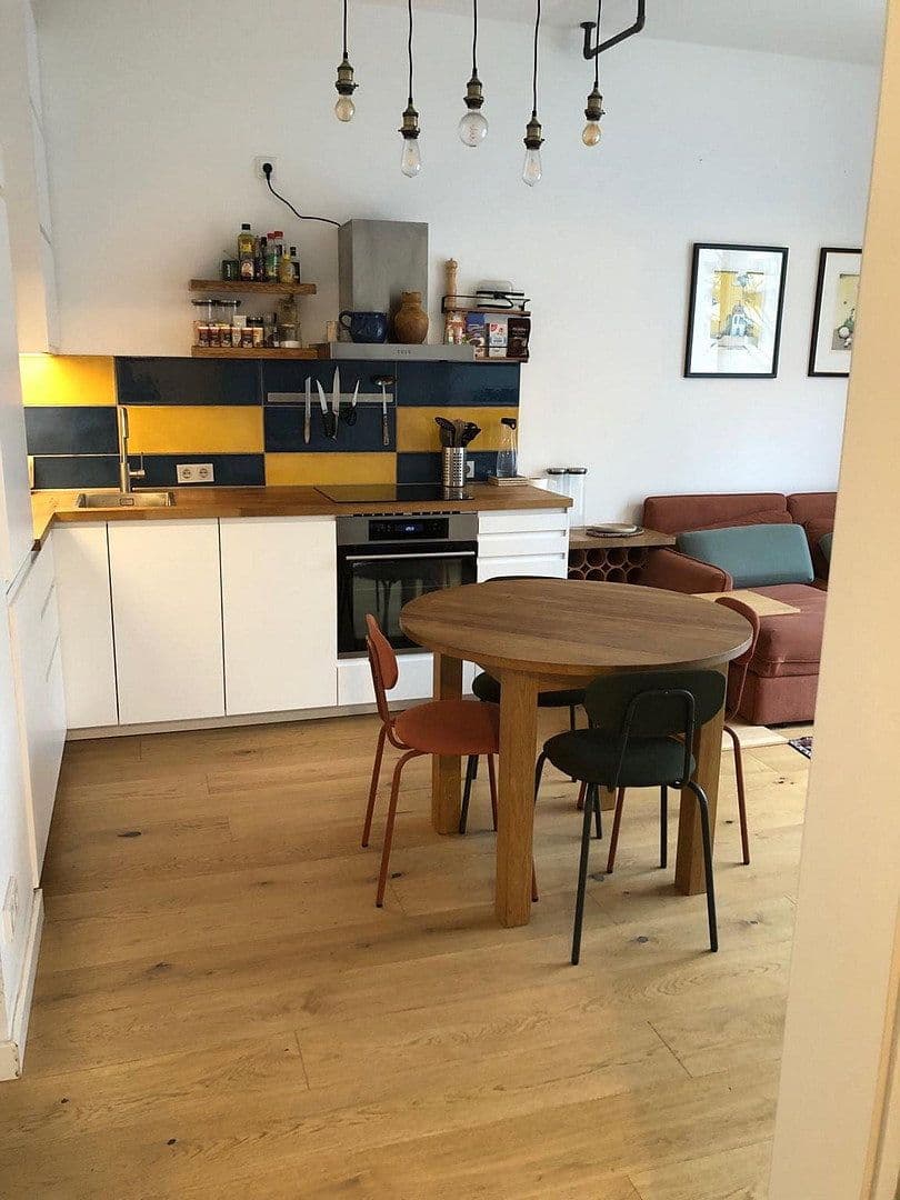 Prenájom bytu 2-izbový 35 m², Potsdamerstr., Berlin, Berlín Prenájom bytu 2-izbový 35 m², Potsdamerstr., Berlin, Berlín