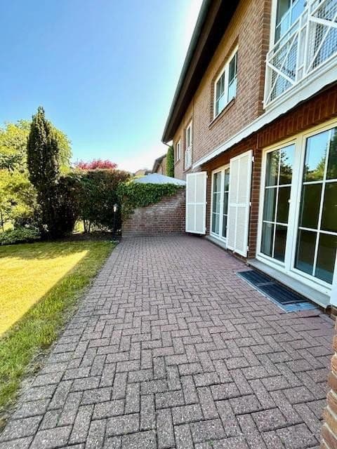 Predaj domu 213 m², pozemek 271 m², Rheinbrohler Weg 39, Düsseldorf, Severné Porýnie - Westfálsko Predaj domu 213 m², pozemek 271 m², Rheinbrohler Weg 39, Düsseldorf, Severné Porýnie - Westfálsko