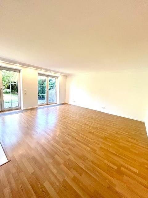 Predaj domu 213 m², pozemek 271 m², Rheinbrohler Weg 39, Düsseldorf, Severné Porýnie - Westfálsko Predaj domu 213 m², pozemek 271 m², Rheinbrohler Weg 39, Düsseldorf, Severné Porýnie - Westfálsko