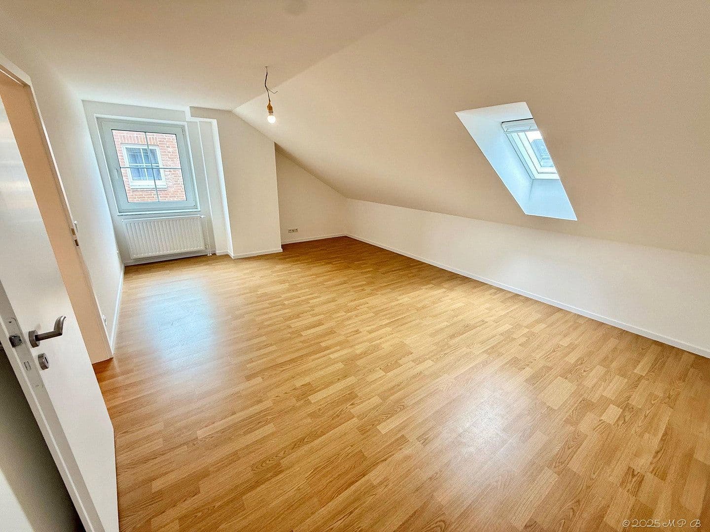 Predaj domu 213 m², pozemek 271 m², Rheinbrohler Weg 39, Düsseldorf, Severné Porýnie - Westfálsko Predaj domu 213 m², pozemek 271 m², Rheinbrohler Weg 39, Düsseldorf, Severné Porýnie - Westfálsko