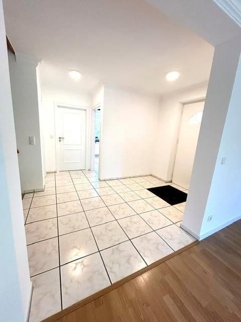 Predaj domu 213 m², pozemek 271 m², Rheinbrohler Weg 39, Düsseldorf, Severné Porýnie - Westfálsko Predaj domu 213 m², pozemek 271 m², Rheinbrohler Weg 39, Düsseldorf, Severné Porýnie - Westfálsko