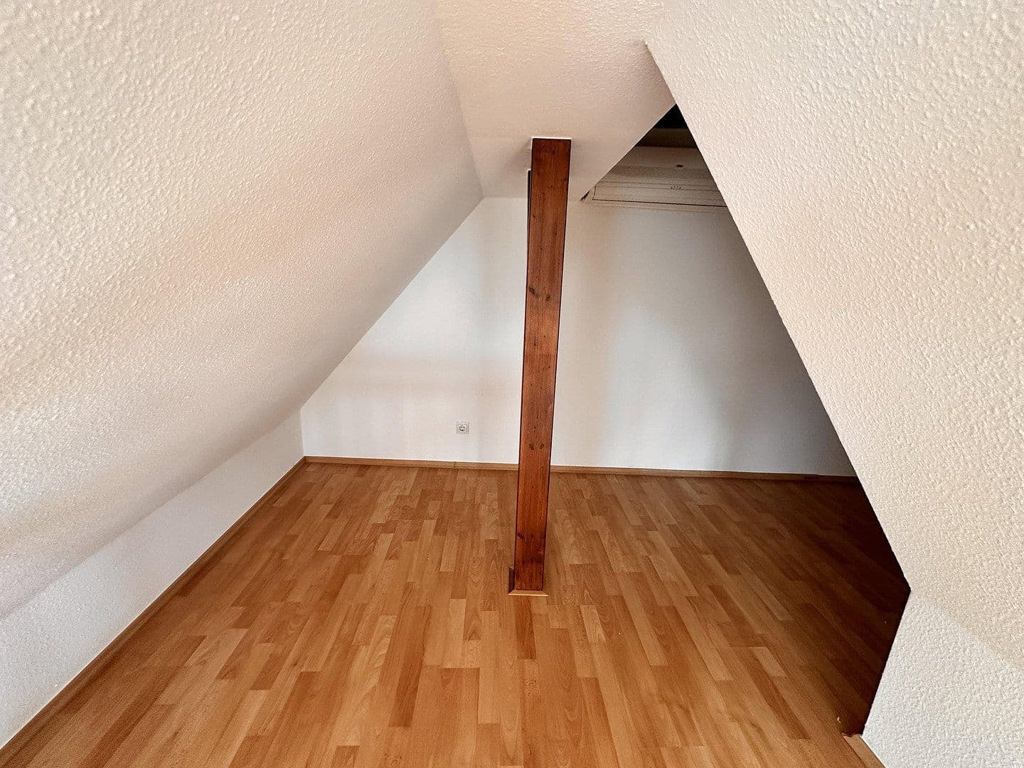 Prenájom bytu 2-izbový 71 m², Am Zehnt 9, Sinsheim, Bádensko-Wurttembersko Prenájom bytu 2-izbový 71 m², Am Zehnt 9, Sinsheim, Bádensko-Wurttembersko