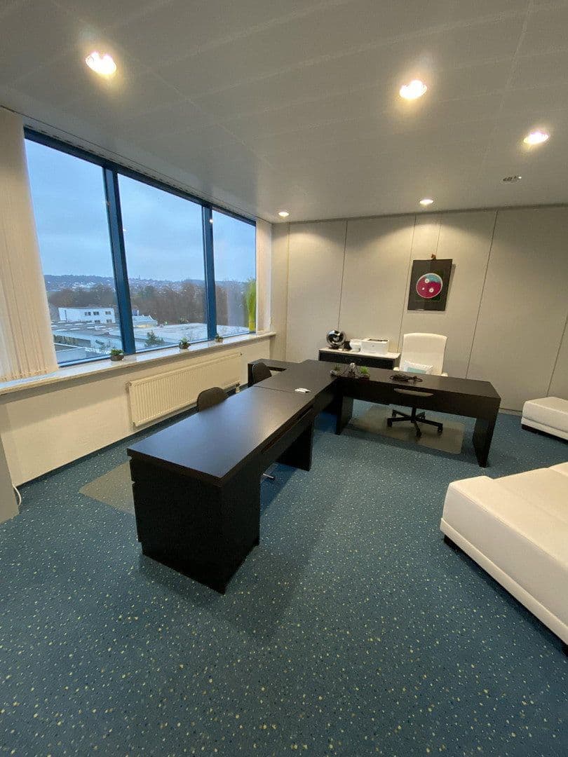 Prenájom kancelárie 28 m², Schwadermühlstr., 3, Cadolzburg, Bavorsko Prenájom kancelárie 28 m², Schwadermühlstr., 3, Cadolzburg, Bavorsko