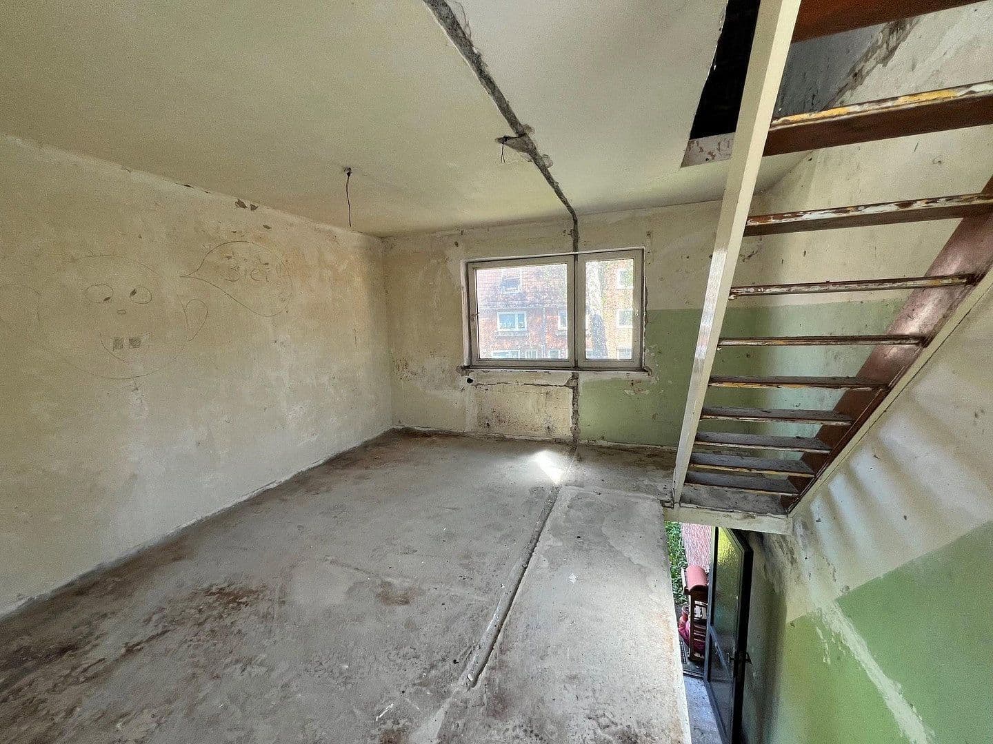 Predaj domu 81 m², pozemek 200 m², Salzburger Straße 21, Kiel, Šlezvicko-Holštajnsko Predaj domu 81 m², pozemek 200 m², Salzburger Straße 21, Kiel, Šlezvicko-Holštajnsko