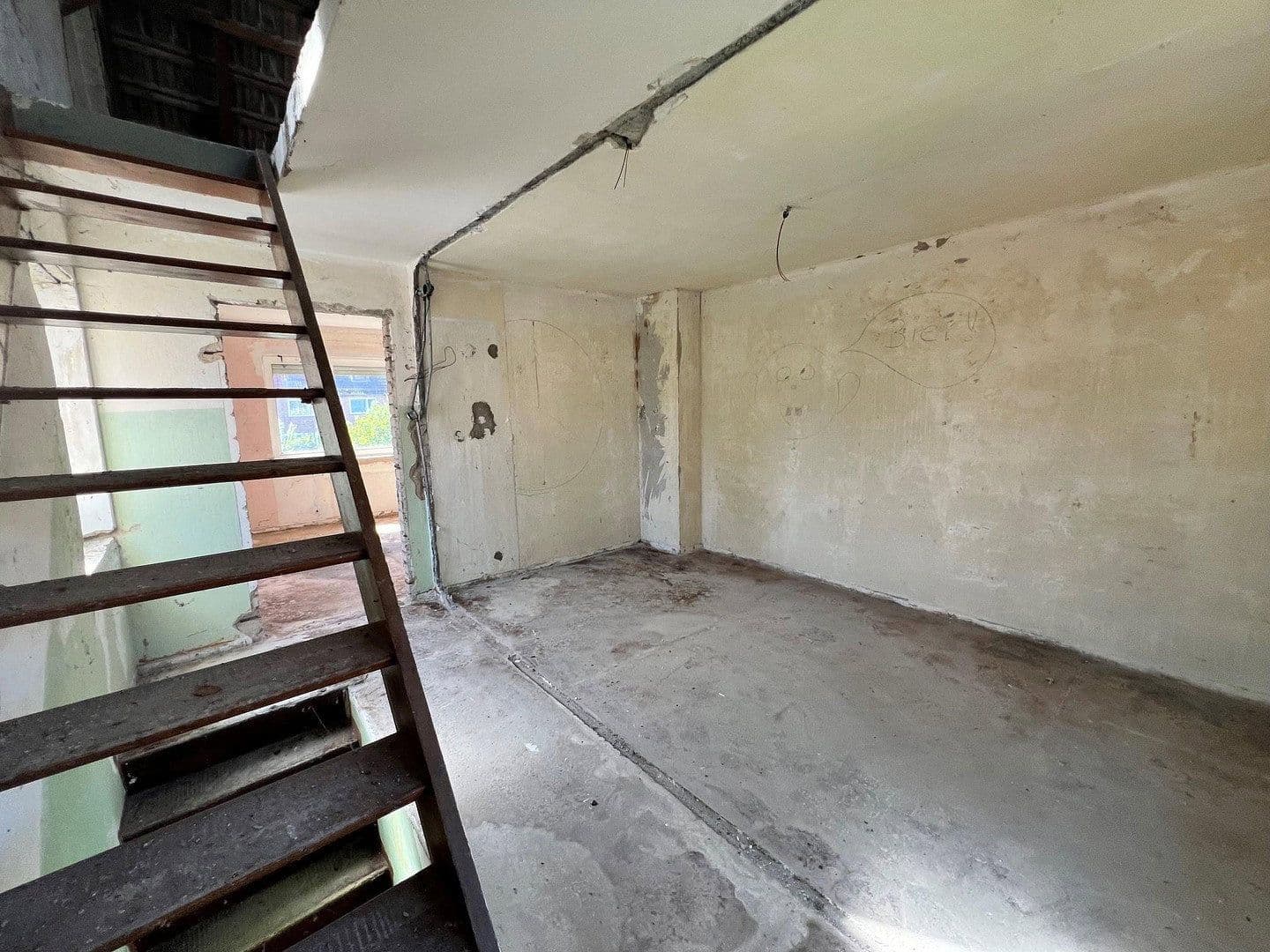 Predaj domu 81 m², pozemek 200 m², Salzburger Straße 21, Kiel, Šlezvicko-Holštajnsko Predaj domu 81 m², pozemek 200 m², Salzburger Straße 21, Kiel, Šlezvicko-Holštajnsko