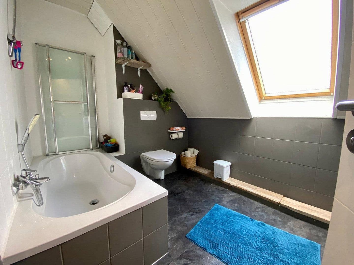 Predaj domu 123 m², pozemek 462 m², Ansgarstraße 145b, Elmshorn, Šlezvicko-Holštajnsko Predaj domu 123 m², pozemek 462 m², Ansgarstraße 145b, Elmshorn, Šlezvicko-Holštajnsko
