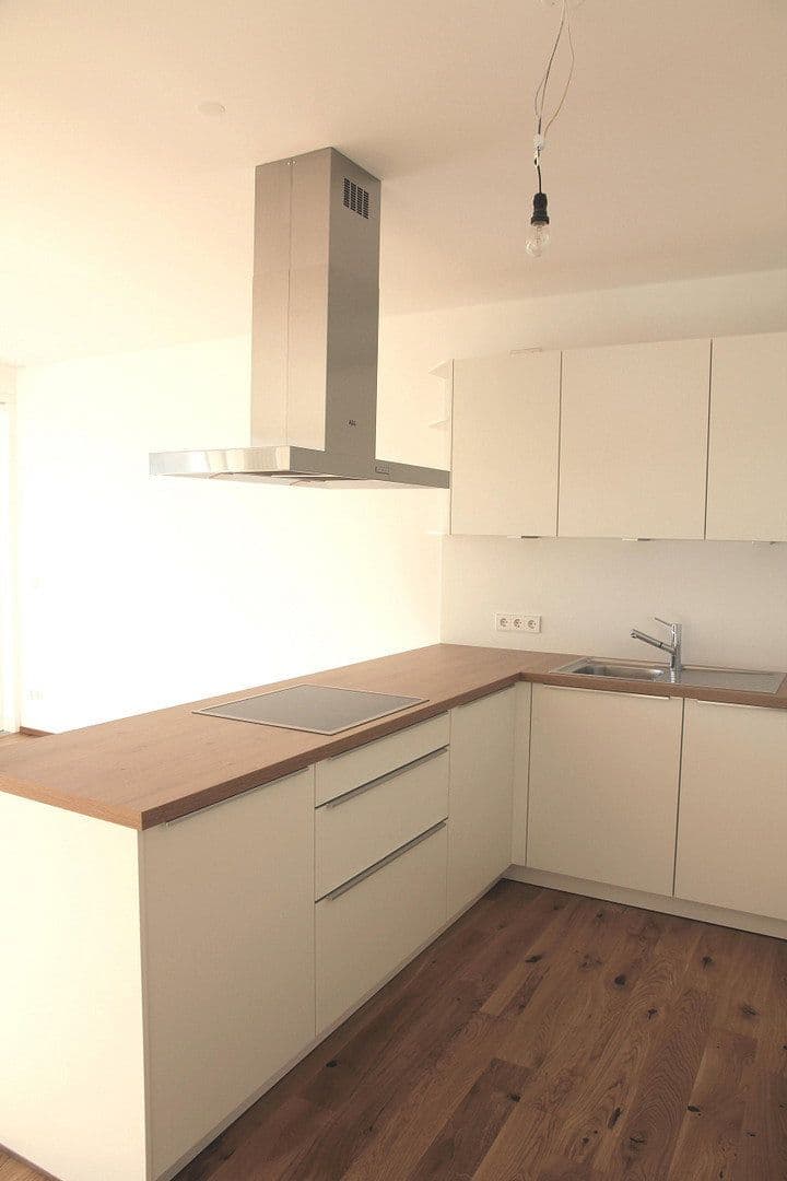 Prenájom bytu 3-izbový 90 m², Kinzigstraße 33, Hausach, Bádensko-Wurttembersko Prenájom bytu 3-izbový 90 m², Kinzigstraße 33, Hausach, Bádensko-Wurttembersko