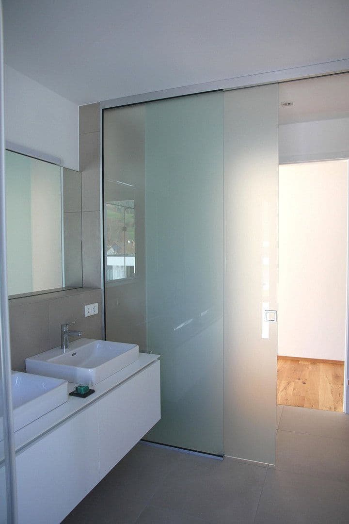 Prenájom bytu 3-izbový 90 m², Kinzigstraße 33, Hausach, Bádensko-Wurttembersko Prenájom bytu 3-izbový 90 m², Kinzigstraße 33, Hausach, Bádensko-Wurttembersko