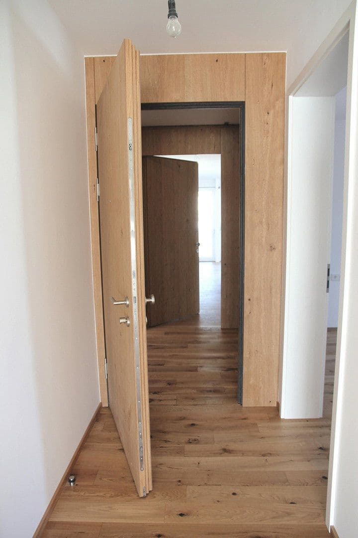 Prenájom bytu 3-izbový 90 m², Kinzigstraße 33, Hausach, Bádensko-Wurttembersko Prenájom bytu 3-izbový 90 m², Kinzigstraße 33, Hausach, Bádensko-Wurttembersko