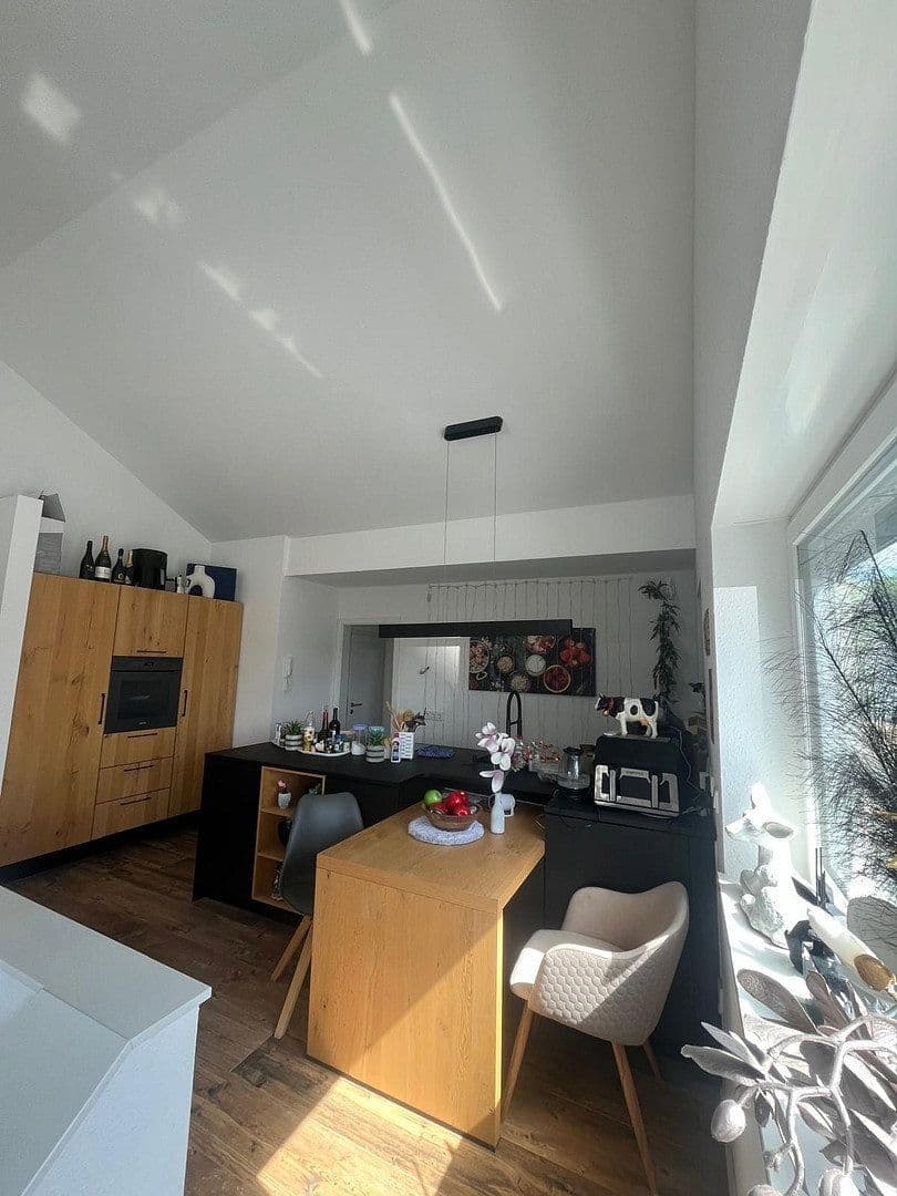 Prenájom bytu 4-izbový 114 m², Alzey, Porýnie-Falcko Prenájom bytu 4-izbový 114 m², Alzey, Porýnie-Falcko