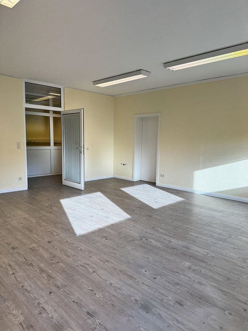 Prenájom kancelárie 117 m², Wallstraße 1, Winsen (Luhe), Dolné Sasko Prenájom kancelárie 117 m², Wallstraße 1, Winsen (Luhe), Dolné Sasko
