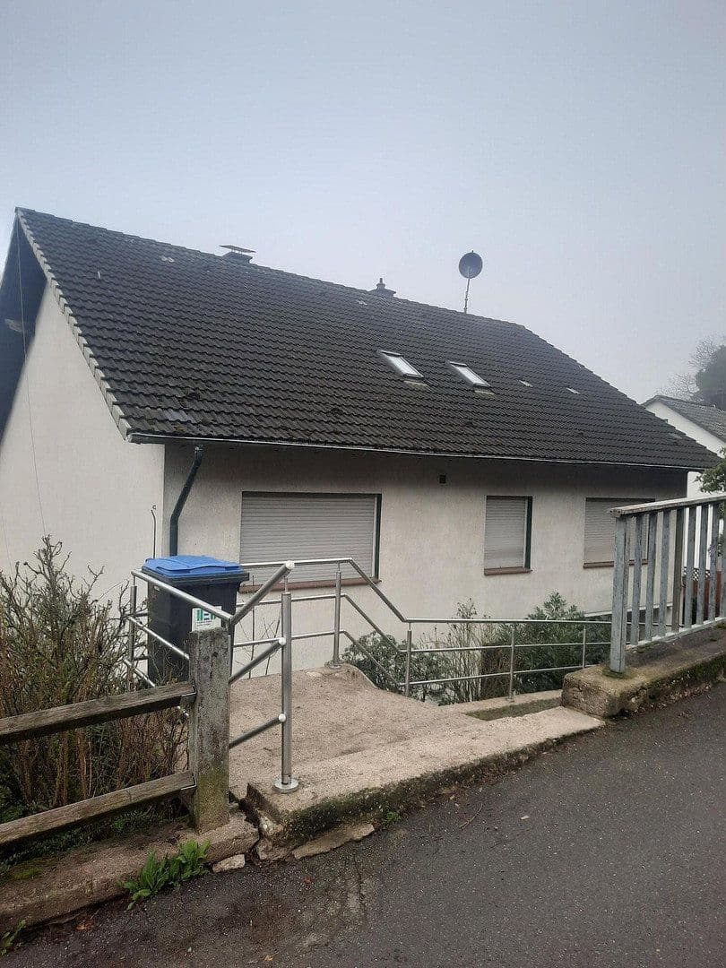 Prenájom bytu 3-izbový 100 m², Salmuthstr. 35, Hagen, Severné Porýnie - Westfálsko Prenájom bytu 3-izbový 100 m², Salmuthstr. 35, Hagen, Severné Porýnie - Westfálsko