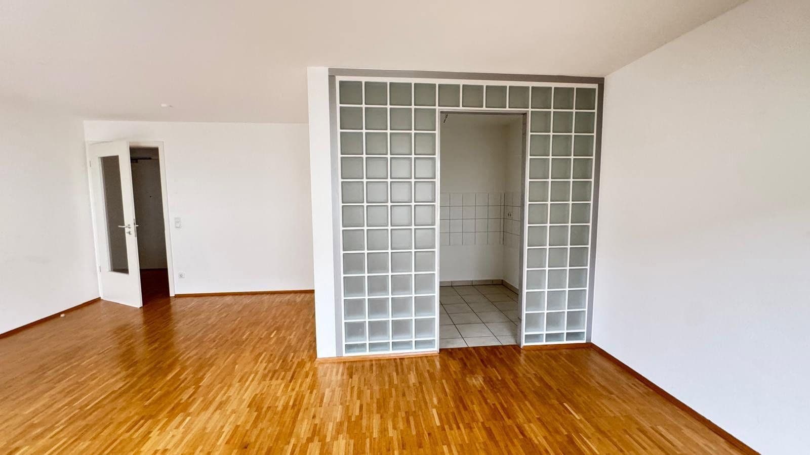 Prenájom bytu 2-izbový 55 m², Methfesselstr. 3, München, Bavorsko Prenájom bytu 2-izbový 55 m², Methfesselstr. 3, München, Bavorsko