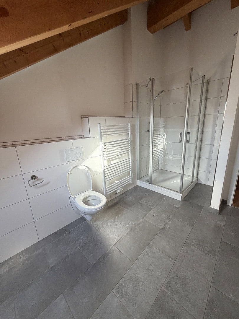 Prenájom bytu 1-izbový 85 m², Ludwigshafen, Porýnie-Falcko Prenájom bytu 1-izbový 85 m², Ludwigshafen, Porýnie-Falcko