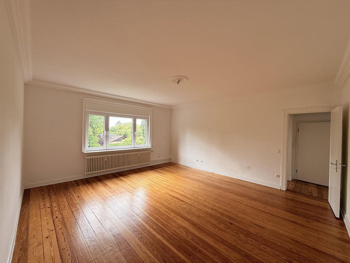 Prenájom bytu 3-izbový 100 m², Bismarckallee, Ahrensburg, Šlezvicko-Holštajnsko Prenájom bytu 3-izbový 100 m², Bismarckallee, Ahrensburg, Šlezvicko-Holštajnsko