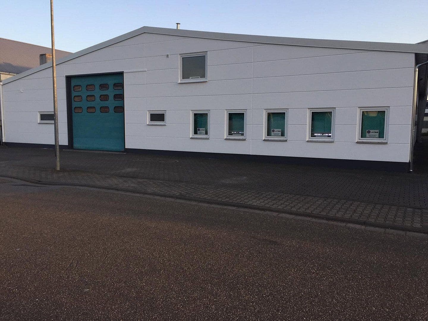 Prenájom nebytového priestoru 1.500 m², Die Ammenwiese 9, Bürstadt, Hesensko Prenájom nebytového priestoru 1.500 m², Die Ammenwiese 9, Bürstadt, Hesensko