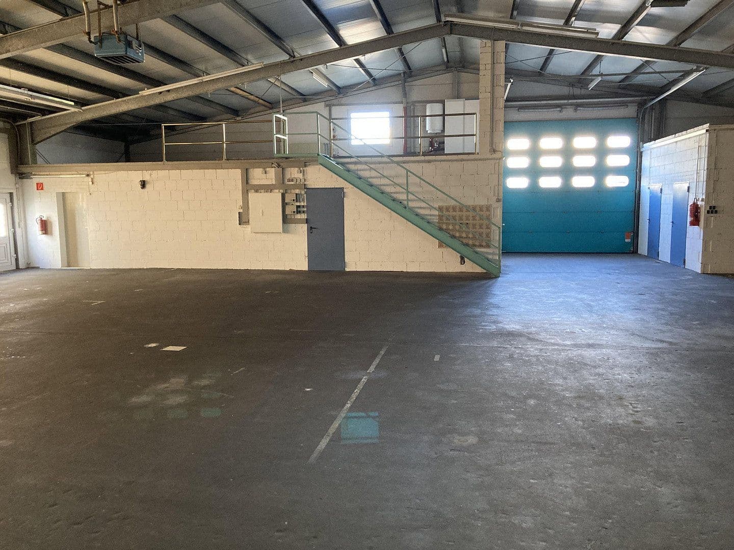 Prenájom nebytového priestoru 1.500 m², Die Ammenwiese 9, Bürstadt, Hesensko Prenájom nebytového priestoru 1.500 m², Die Ammenwiese 9, Bürstadt, Hesensko