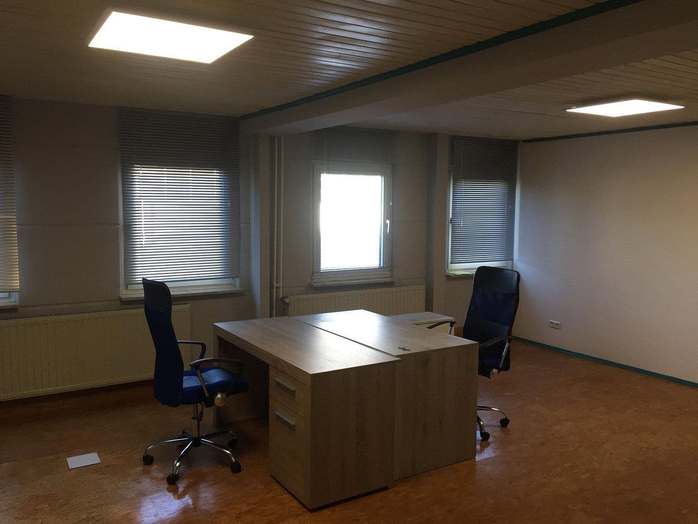 Prenájom nebytového priestoru 1.500 m², Die Ammenwiese 9, Bürstadt, Hesensko Prenájom nebytového priestoru 1.500 m², Die Ammenwiese 9, Bürstadt, Hesensko