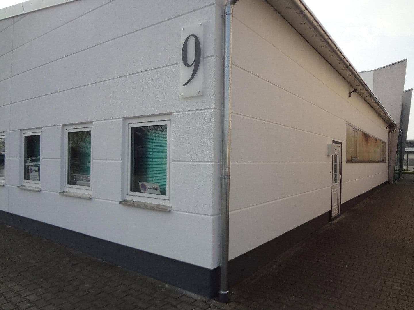 Prenájom nebytového priestoru 1.500 m², Die Ammenwiese 9, Bürstadt, Hesensko Prenájom nebytového priestoru 1.500 m², Die Ammenwiese 9, Bürstadt, Hesensko