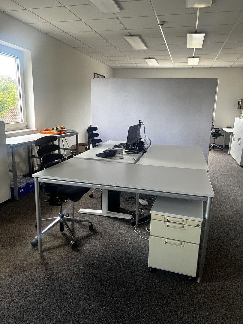 Prenájom kancelárie 750 m², Opalstr. 19, Altdorf, Bavorsko Prenájom kancelárie 750 m², Opalstr. 19, Altdorf, Bavorsko