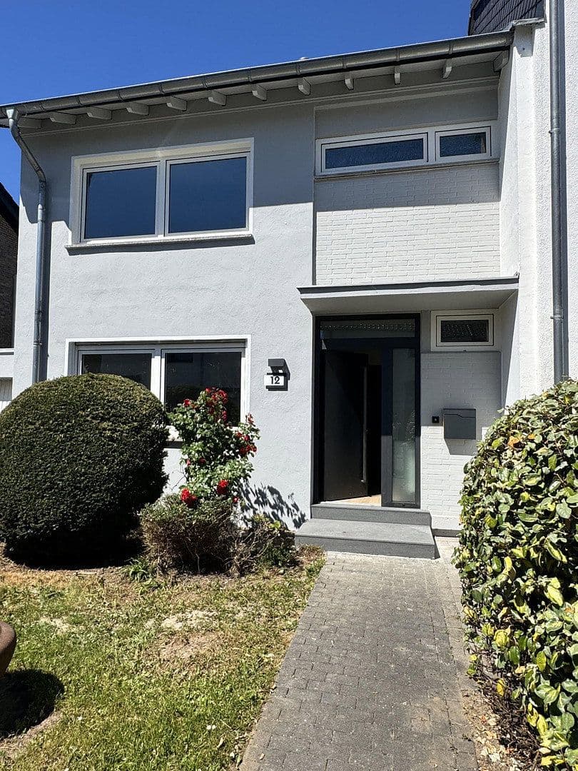 Predaj domu 115 m², pozemek 281 m², Max-Planck-Str. 12, Niederkassel, Severné Porýnie - Westfálsko Predaj domu 115 m², pozemek 281 m², Max-Planck-Str. 12, Niederkassel, Severné Porýnie - Westfálsko